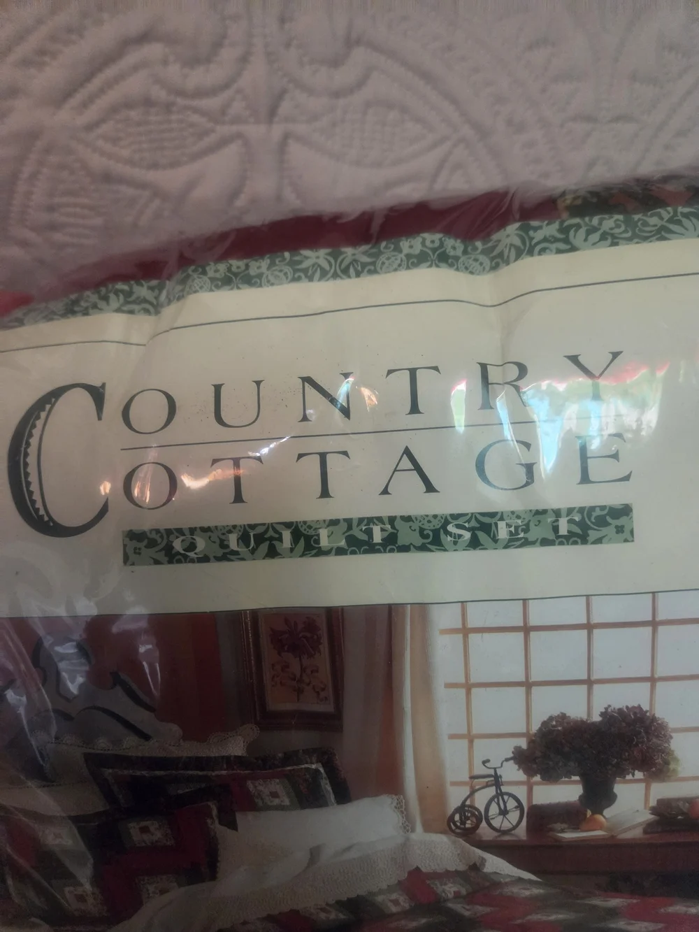 NWT Country Cottage Full/Queen Quilt Set